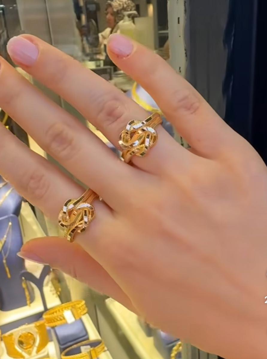 Aşk düğümlü ajda yüzük