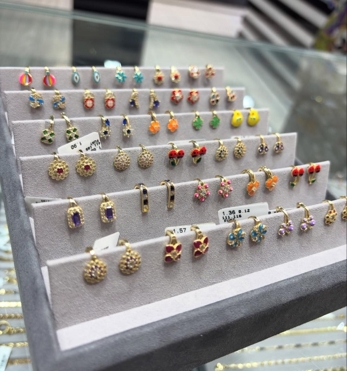 Yeni çoçuk küpeleri